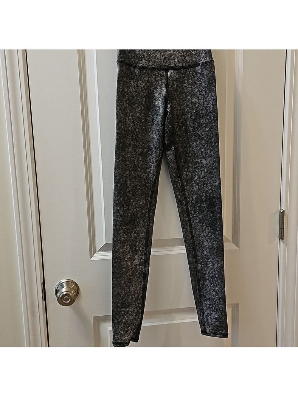 Alo full length metallic leggings - Picture 3 of 9